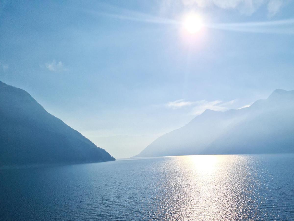 Colonno Panoramica Lago Di Como Luaran gambar